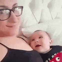 La Mirada Encantadora De Un Bebe